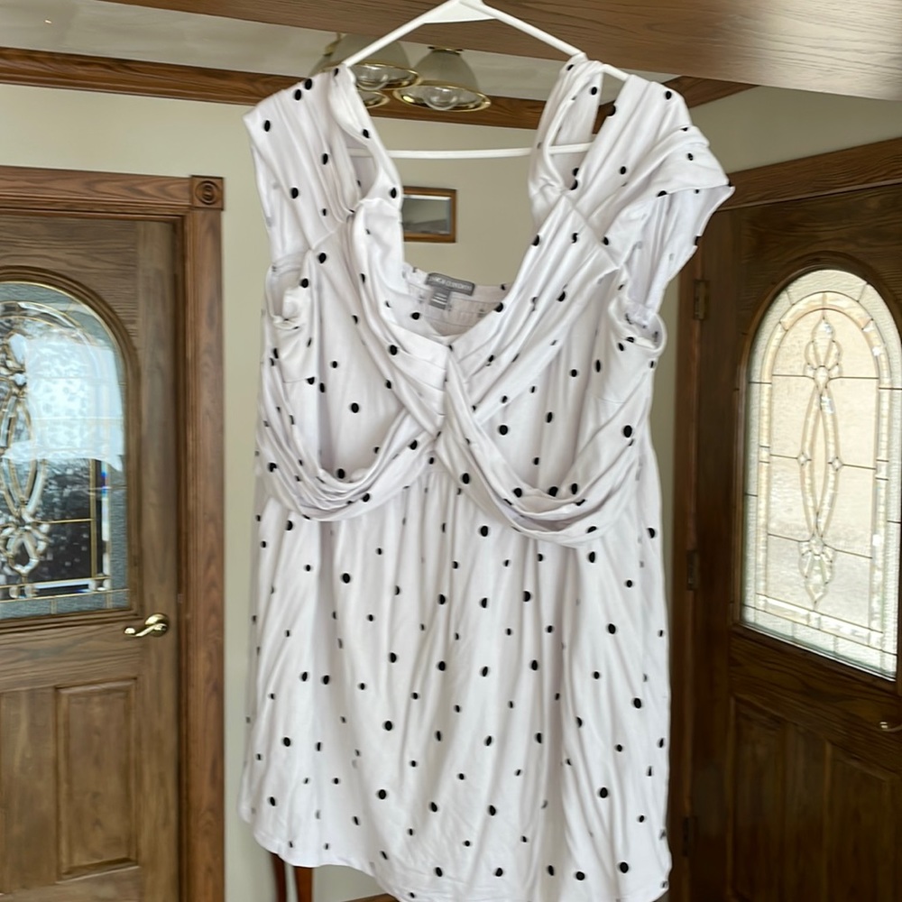 Over the shoulder or off the shoulder shirt, Jessica, London size 22/ 24